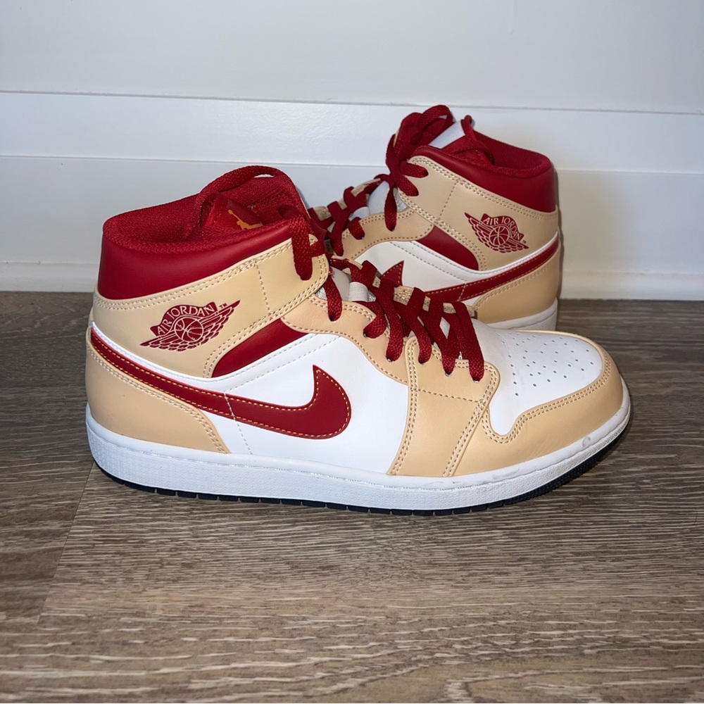 Nike Air Jordan 1 Mid Mens Size 10.5 White Onyx Light Curry Tan Cardinal Red